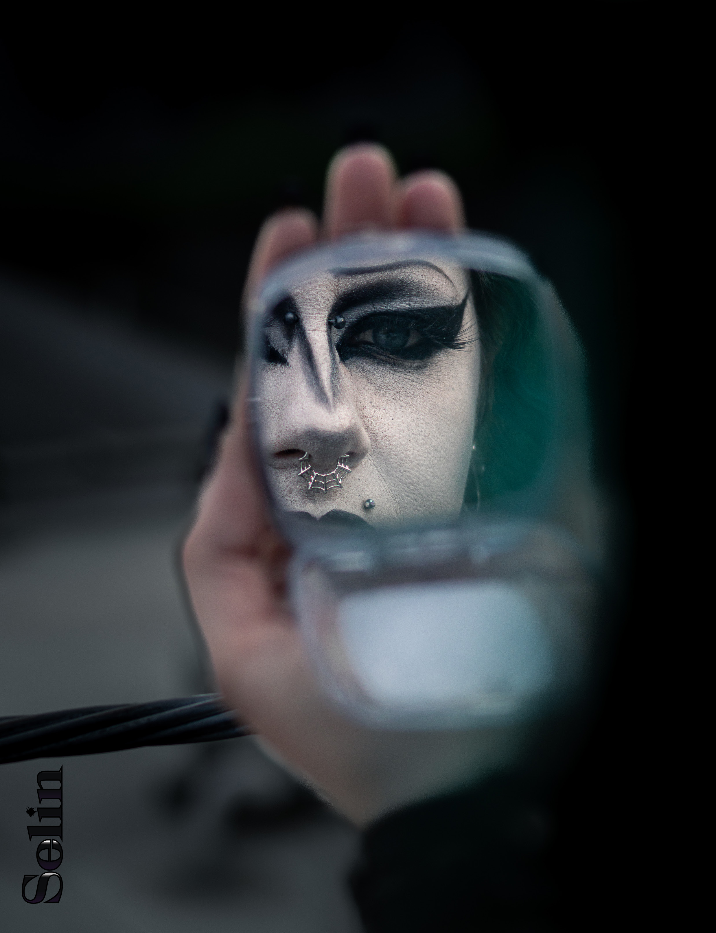 Sein editorial: mirror portrait, Descent, Interrupted